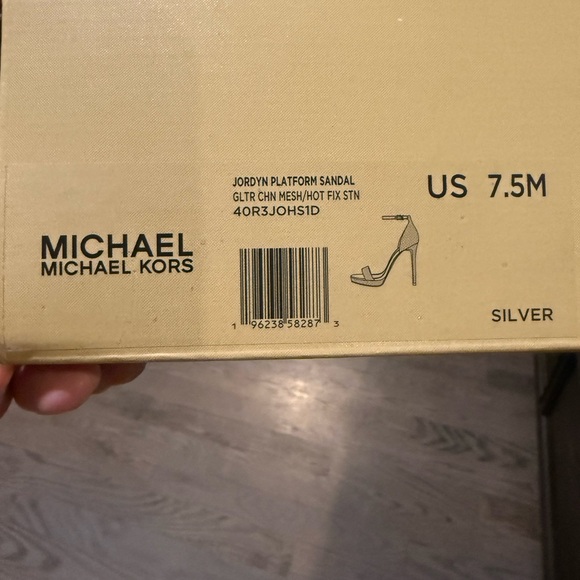 Women’s Michael Kors Shoes. BRAND NEW. NEVER WORN. Size 7.5. - Picture 5 of 5